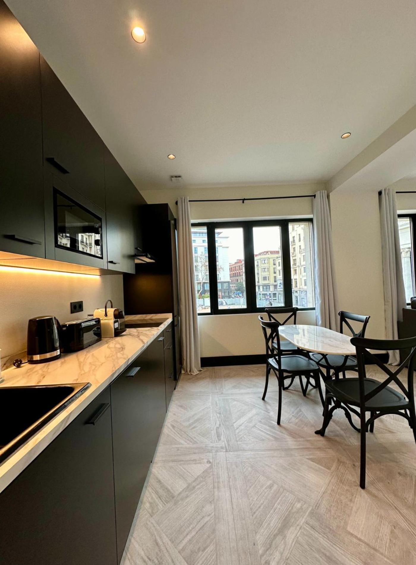 Chic Apt Para 4Pax En Plaza Del Carmen-Gran Via E2 Madrid Buitenkant foto